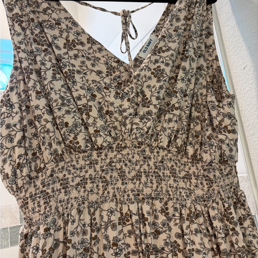 Old Navy dress - Picture 6 of 8